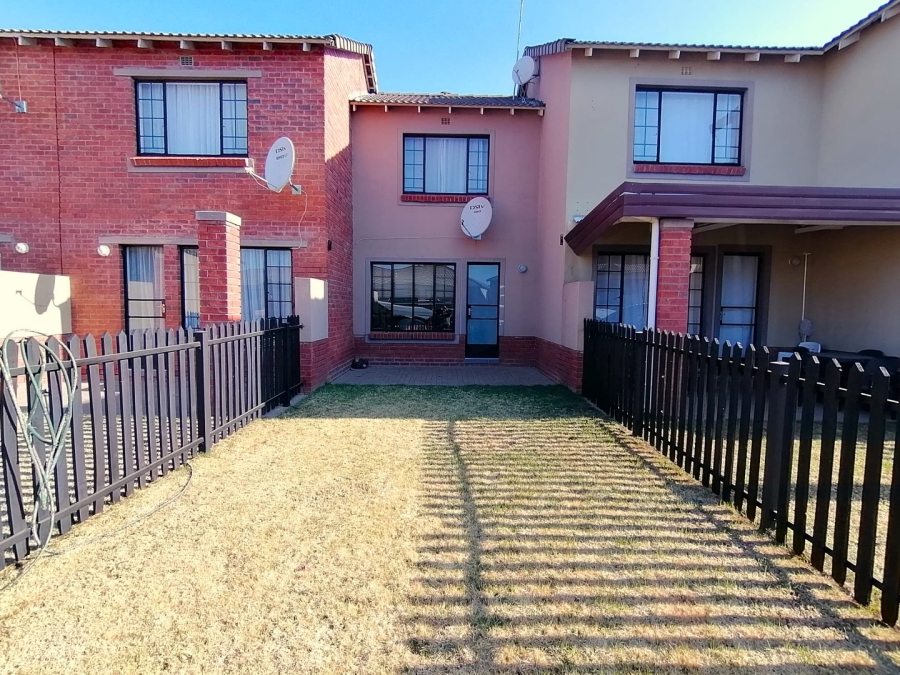 2 Bedroom Property for Sale in Hillside Free State